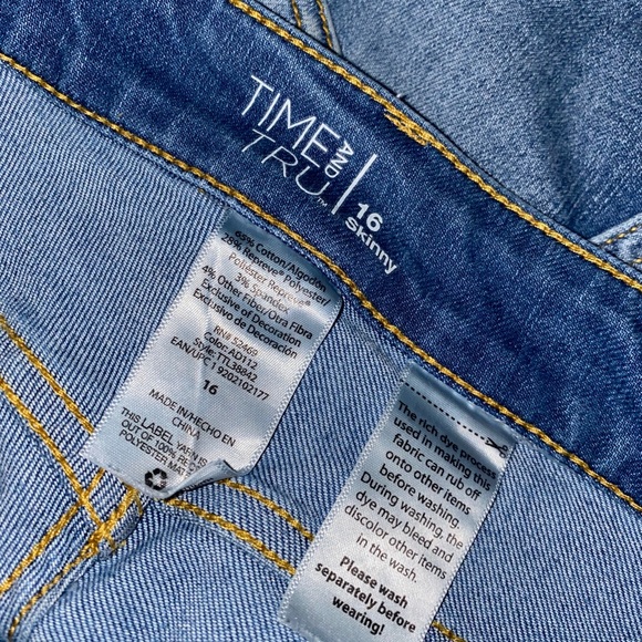 Skinny Blue Jeans - Picture 3 of 3